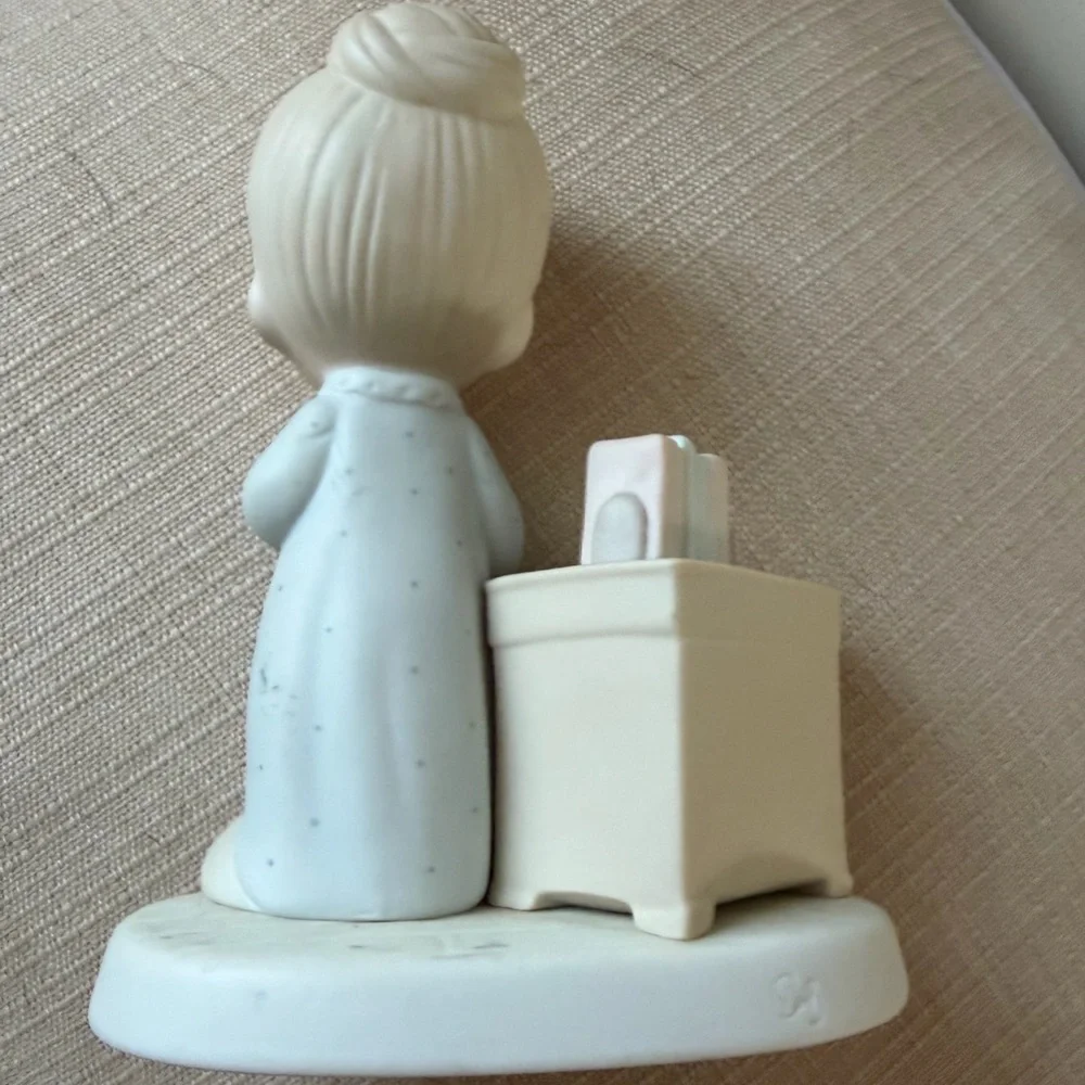 1984 Precious Moments Teacher Figurine - Love Never Fails